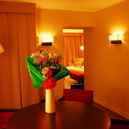 Howard Johnson Plaza Resort & Casino Mayorazgo Paraná Zimmer foto A suite at the hotel