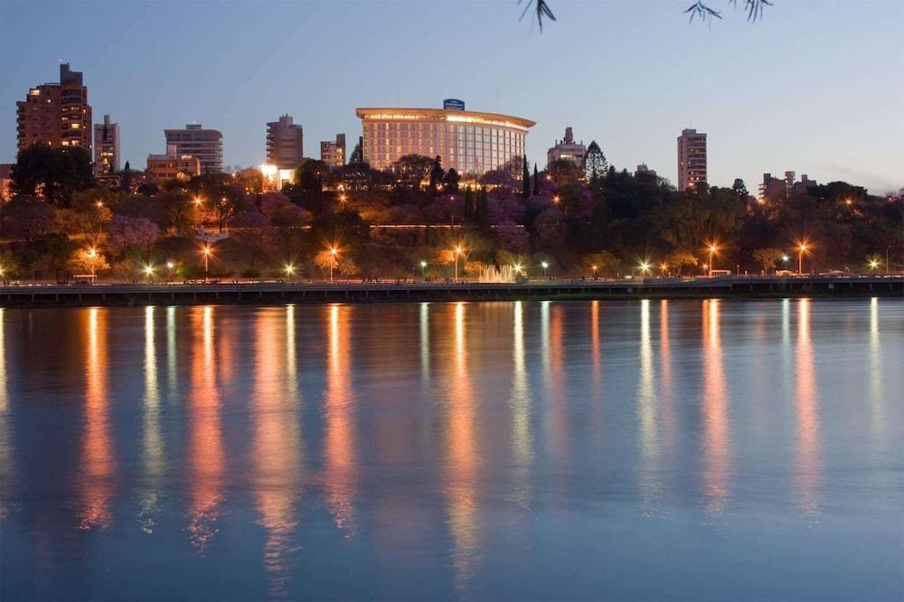 Howard Johnson Plaza Resort & Casino Mayorazgo Paraná Exterior foto The University of Washington campus, seen from the Union Bay side of the lake