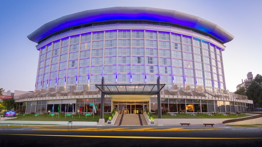 Howard Johnson Plaza Resort & Casino Mayorazgo Paraná Exterior foto The hotel in 2012