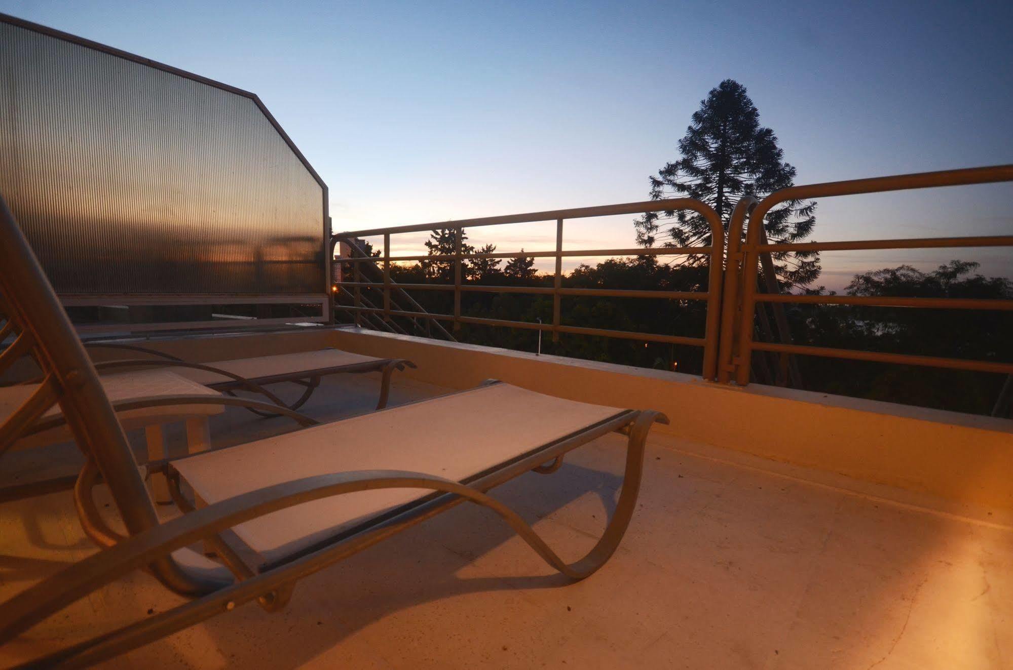 Howard Johnson Plaza Resort & Casino Mayorazgo Paraná Exterior foto The rooftop terrace