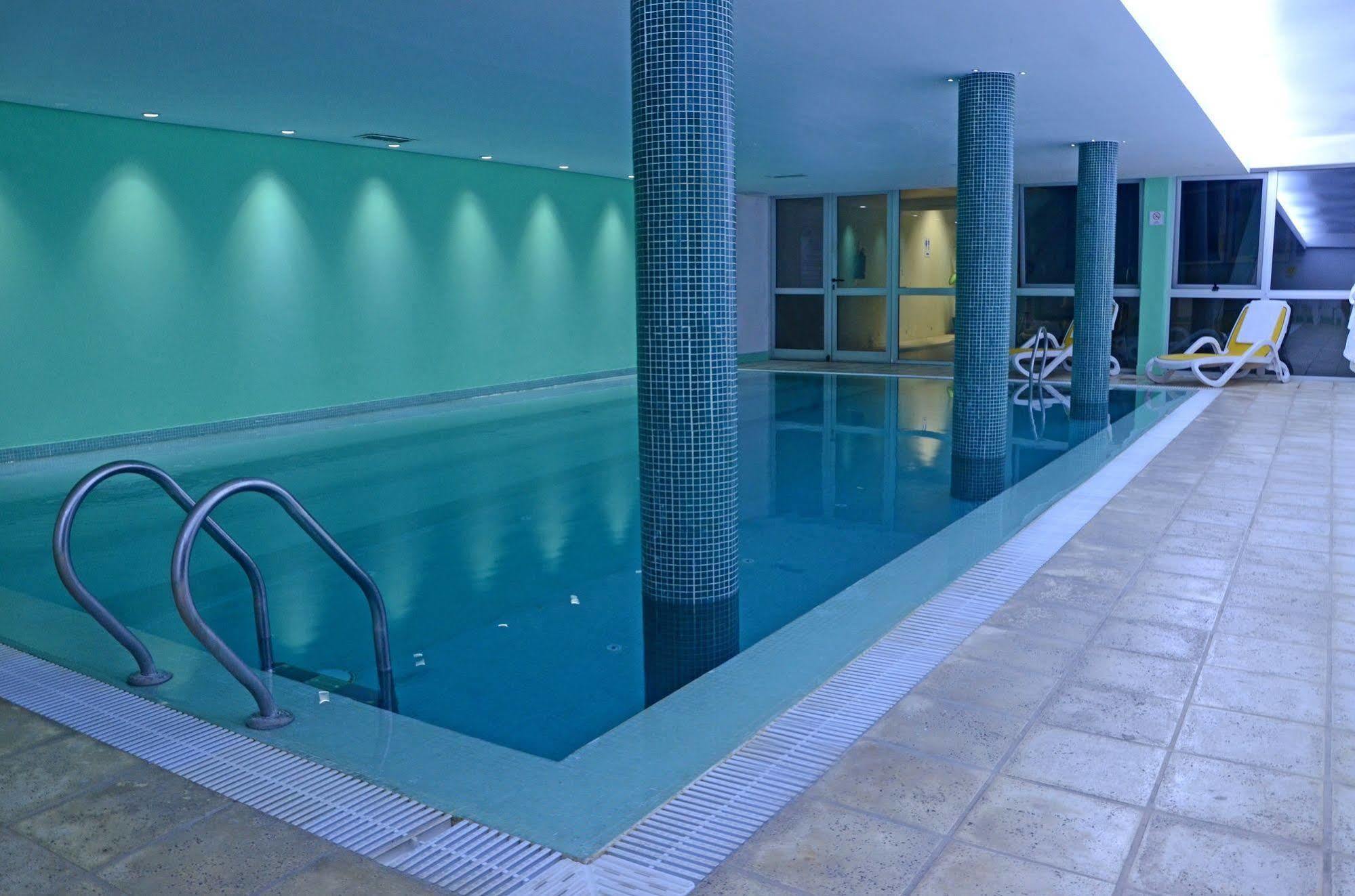 Howard Johnson Plaza Resort & Casino Mayorazgo Paraná Exterior foto Swimming pool