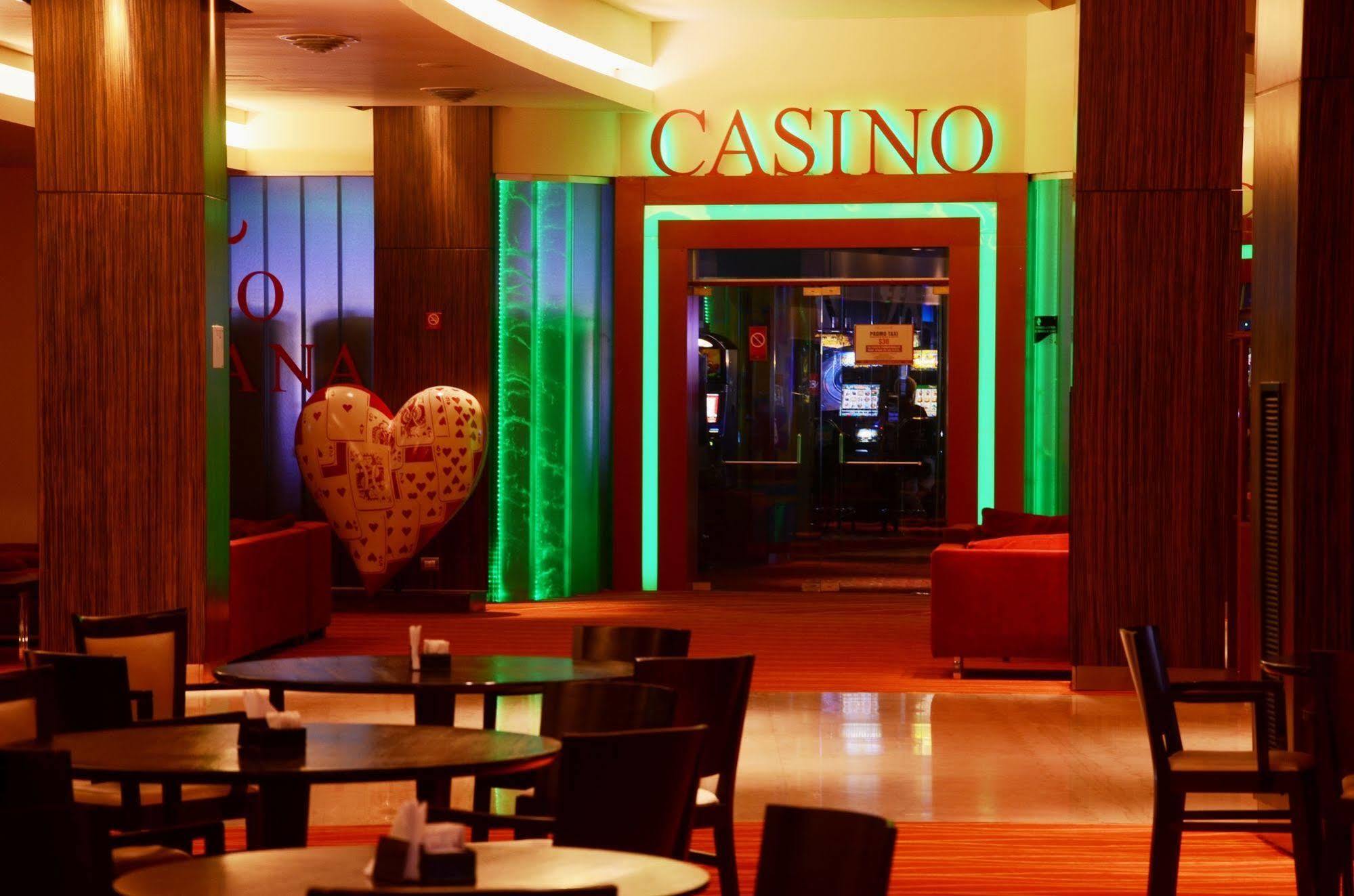 Howard Johnson Plaza Resort & Casino Mayorazgo Paraná Exterior foto Casino